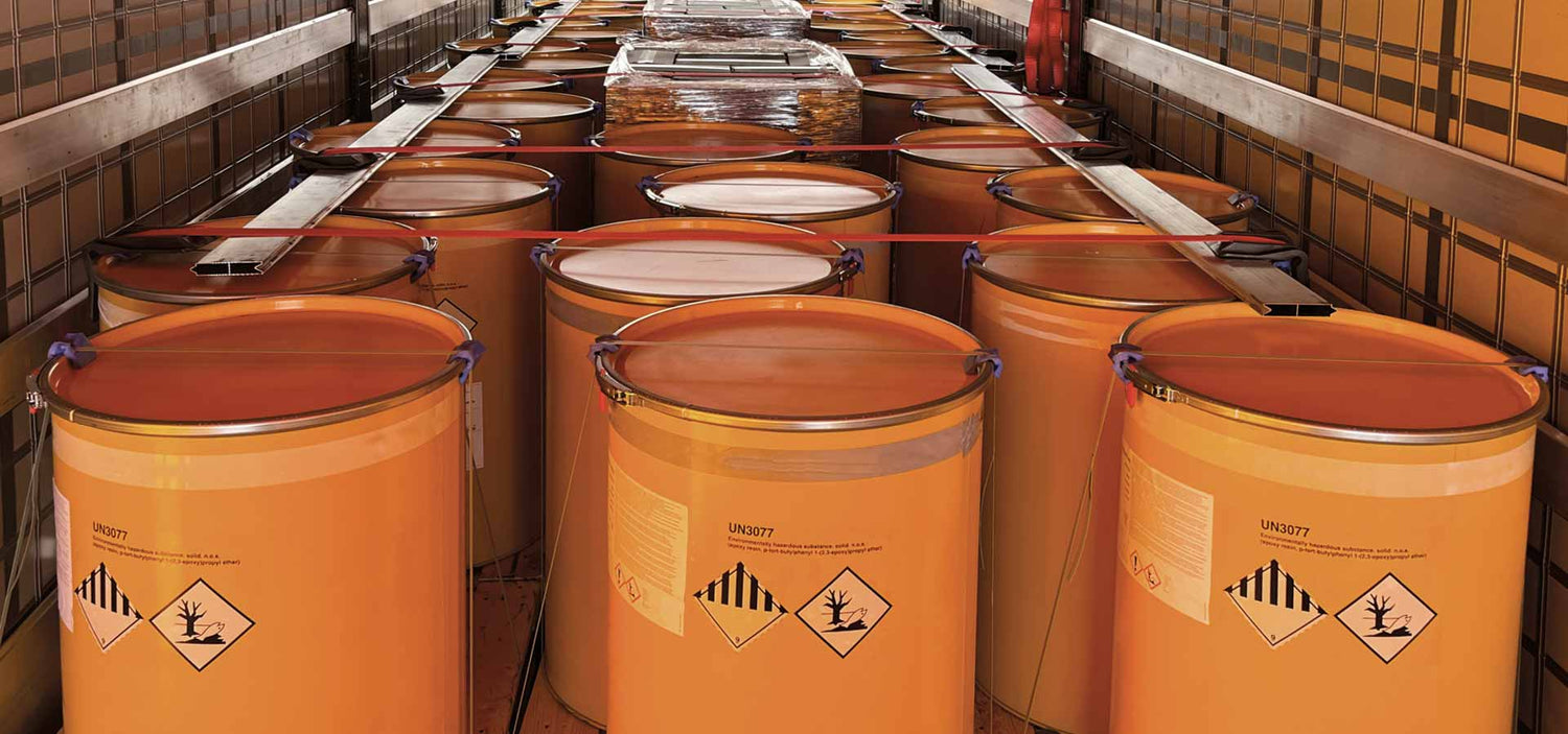 Lagerung von Gefahrstoffen in Fässern mit Gefahrgutkennzeichnung