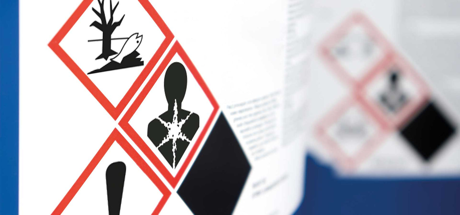 GHS-Symbole zur Gefahrstoffkennzeichnung gemäß CLP-Verordnung auf Verpackungen und Behältern